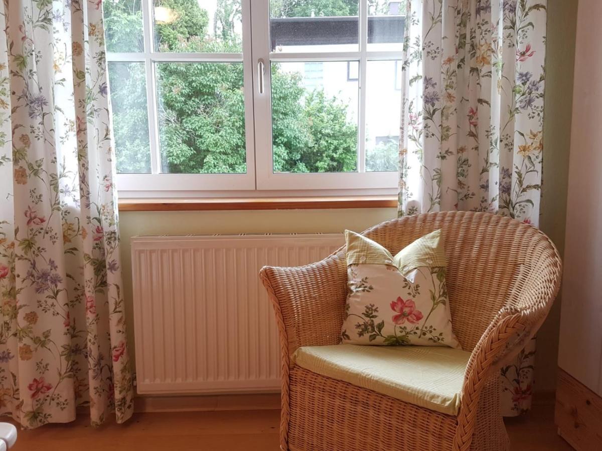 Wunderschoene Ferienwohnung Mit Seeblick Zell am Moos Esterno foto